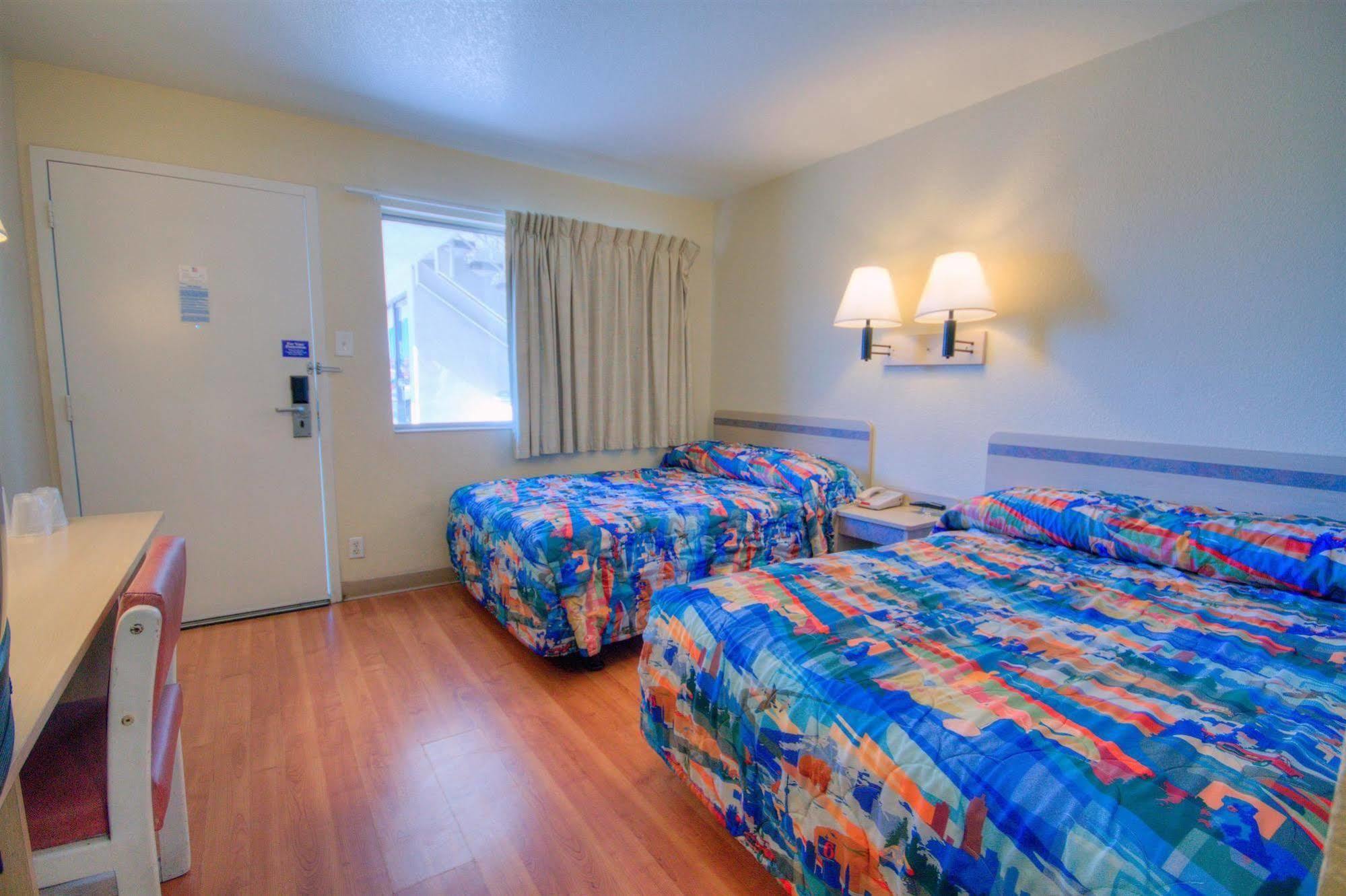 Rodeway Inn ラスクルーセス エクステリア 写真