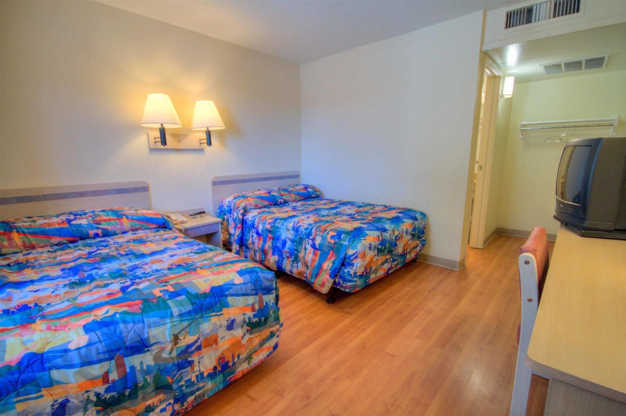Rodeway Inn ラスクルーセス エクステリア 写真