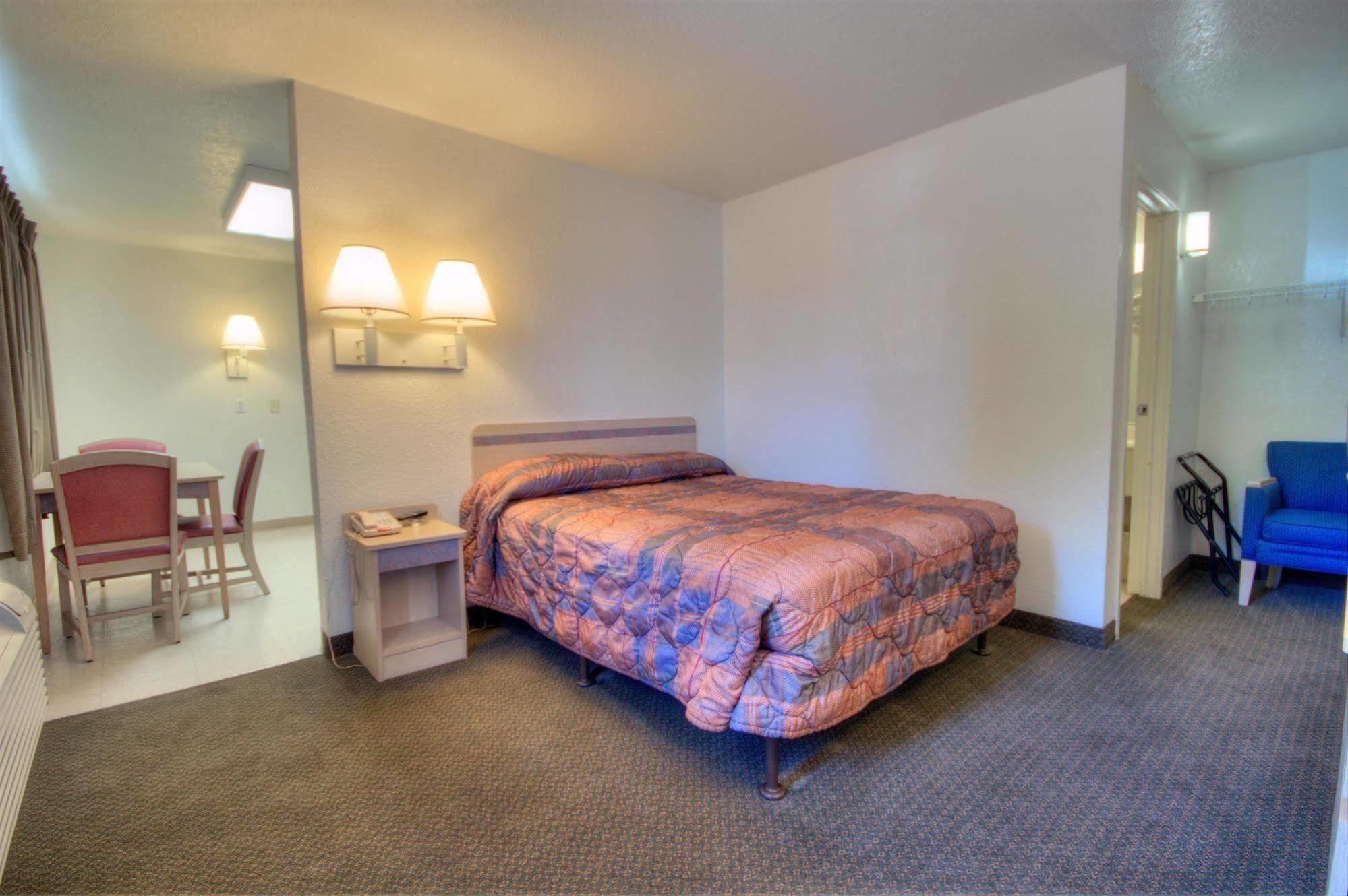 Rodeway Inn ラスクルーセス エクステリア 写真